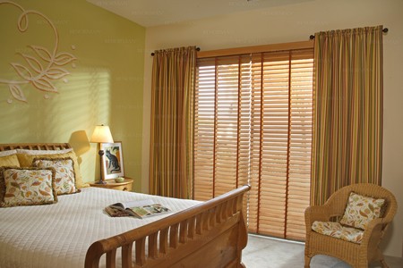 Wood Blinds vs. Faux Wood Blinds: Making the Right Choice for Your Windows